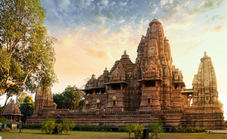 Exploring India’s Sacred Hindu Temples: A Guide to the Most Revered Pilgrimages